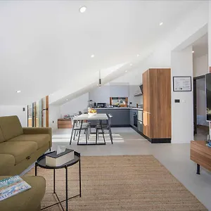 Apartman Oleander Urban Suites, High-speed Internet, At 250, Pet Friendly, Trogir