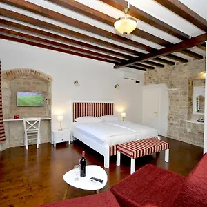 Pensionat Central Square, Trogir